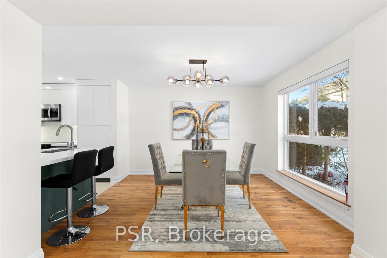4 Bedrooms Condo at 42 Crimson Millway, Toronto For sale