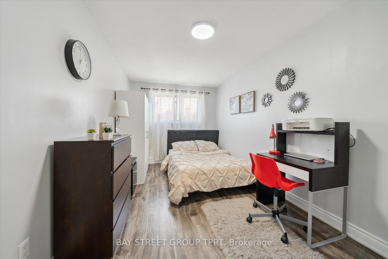 4 Bedrooms Condo at 16 Bur Oak, Toronto For sale