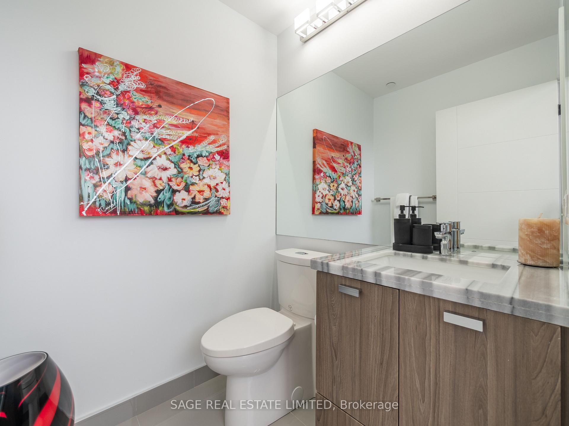 2 Bedrooms Condo at 290 Adelaide, Toronto For sale