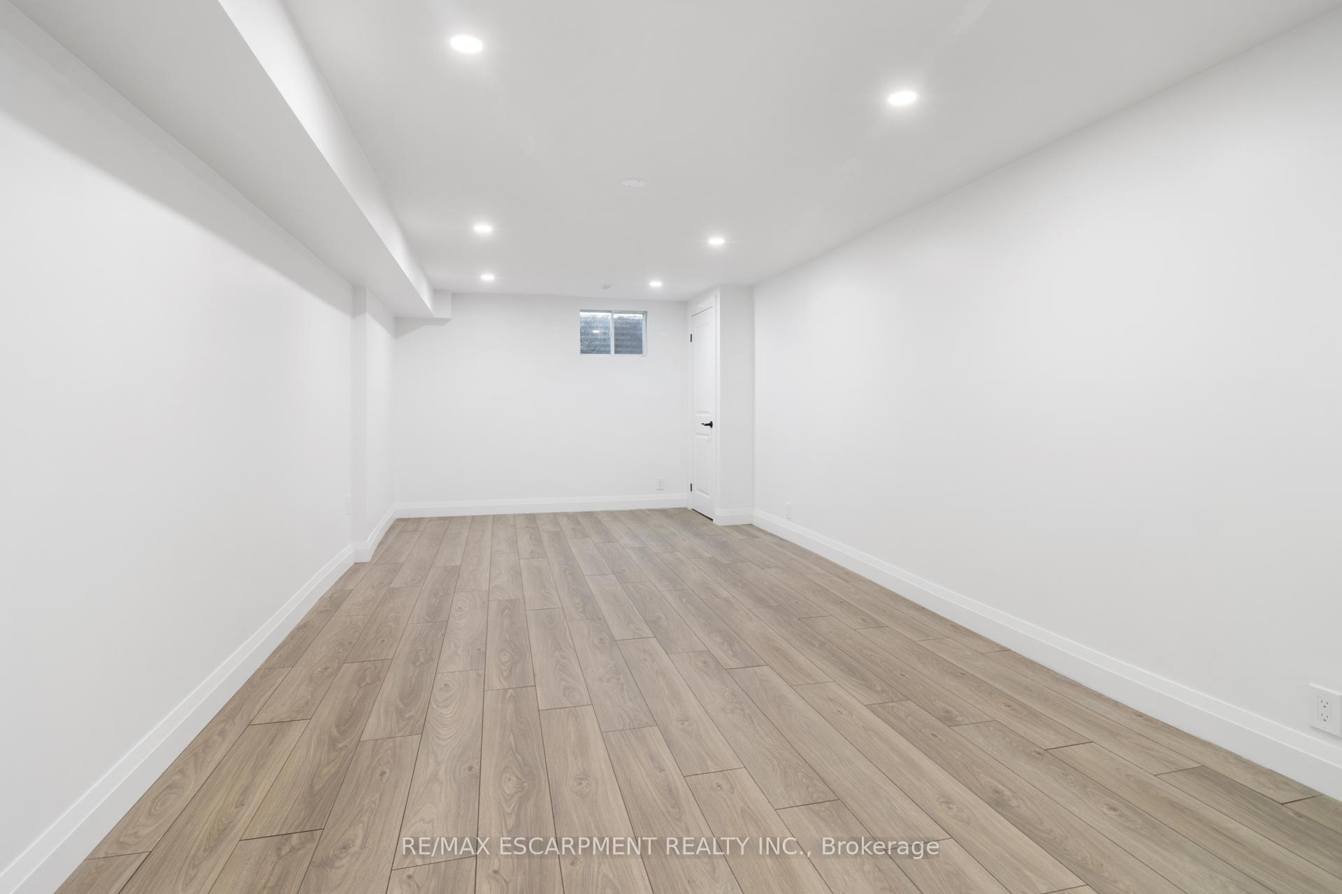 3 Bedrooms Condo at 2020 South Millway,  Mississauga For sale