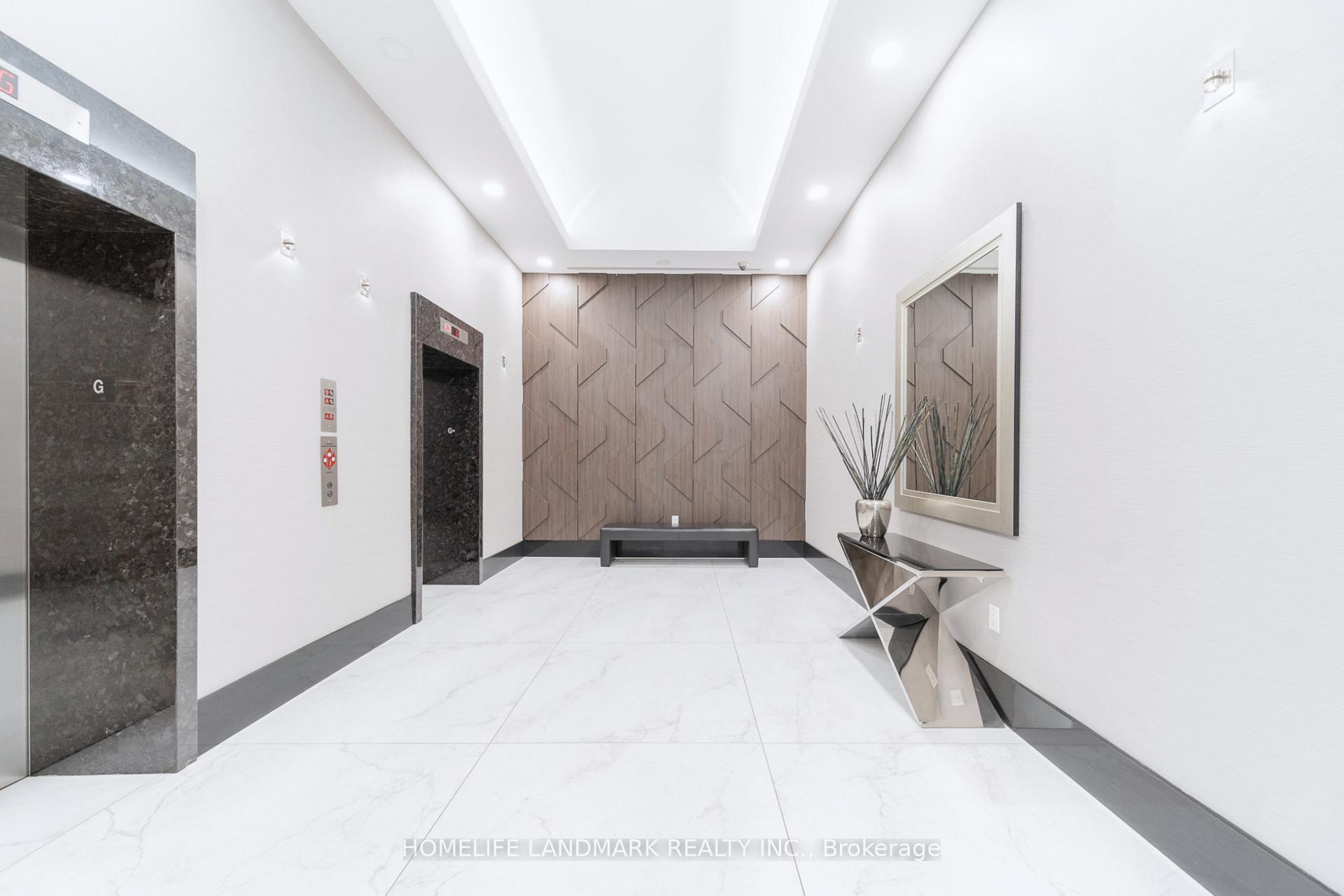 2 Bedrooms Condo at 21 Balmuto,  Toronto For sale
