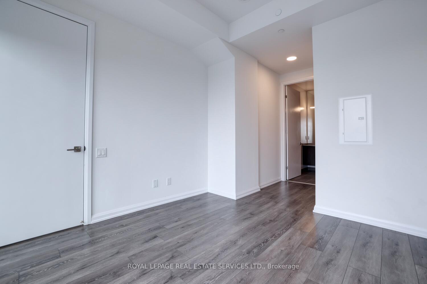 2 Bedrooms Condo at 4208 Dundas,  Toronto For sale