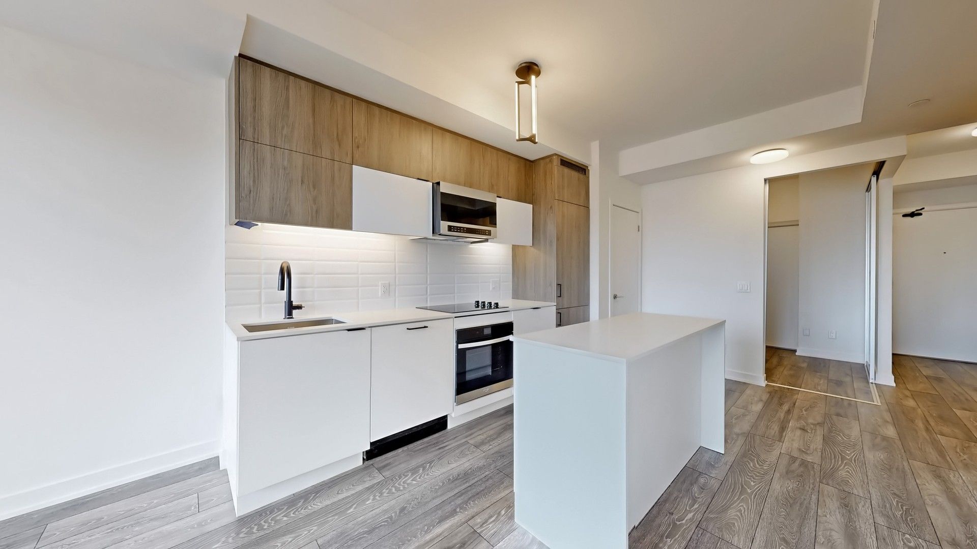 8888 Yonge Street 215