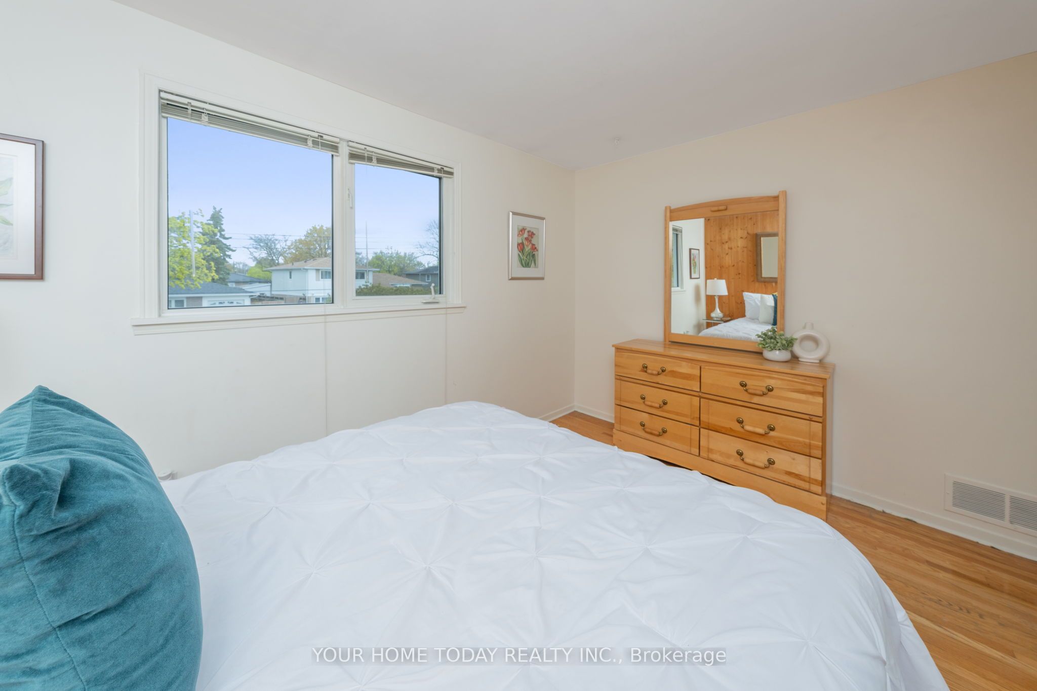 47 Irwin Crescent