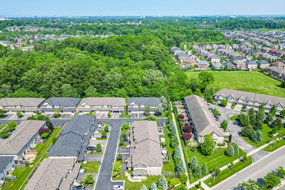 3 Bedrooms Condo at 441 Stonehenge, Hamilton For sale