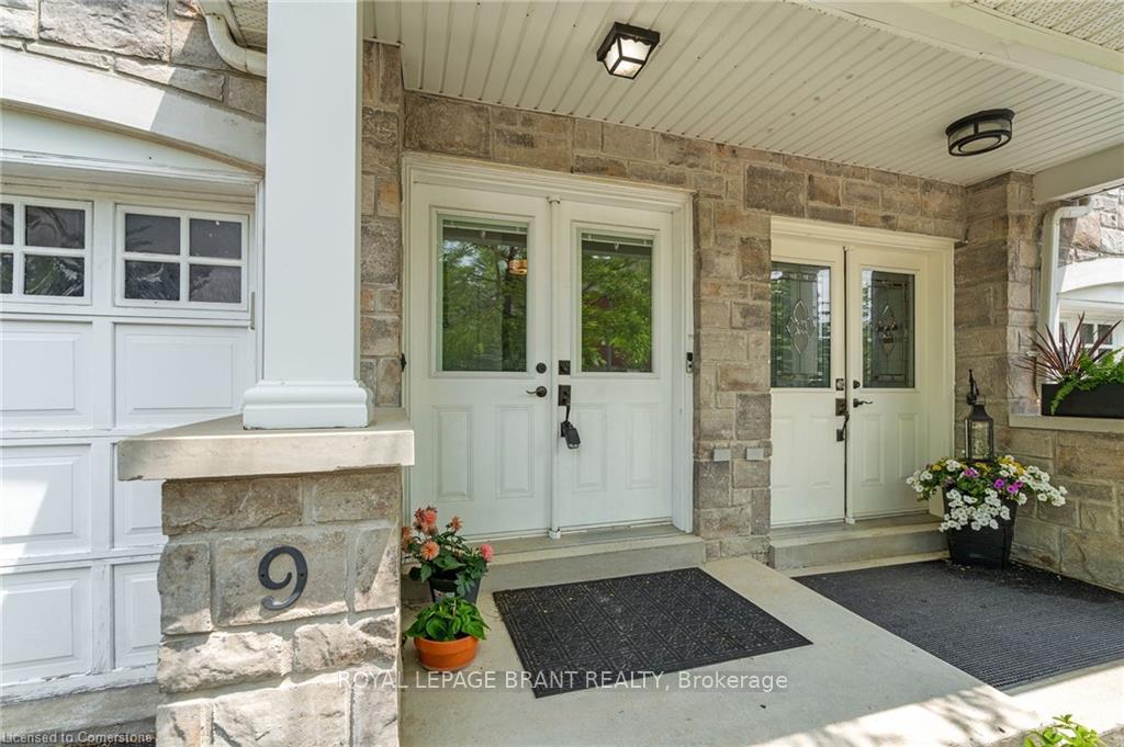3 Bedrooms Condo at 6995 Glory, Mississauga For sale