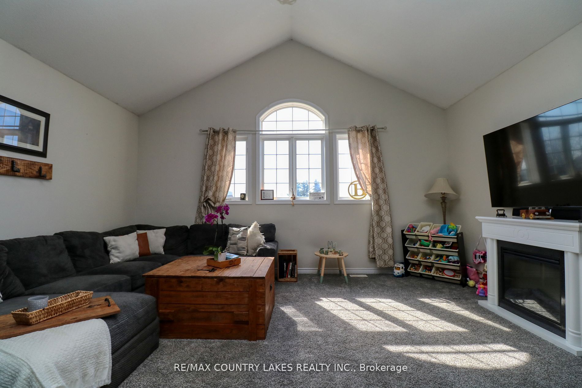 8 Fallingbrook Crescent