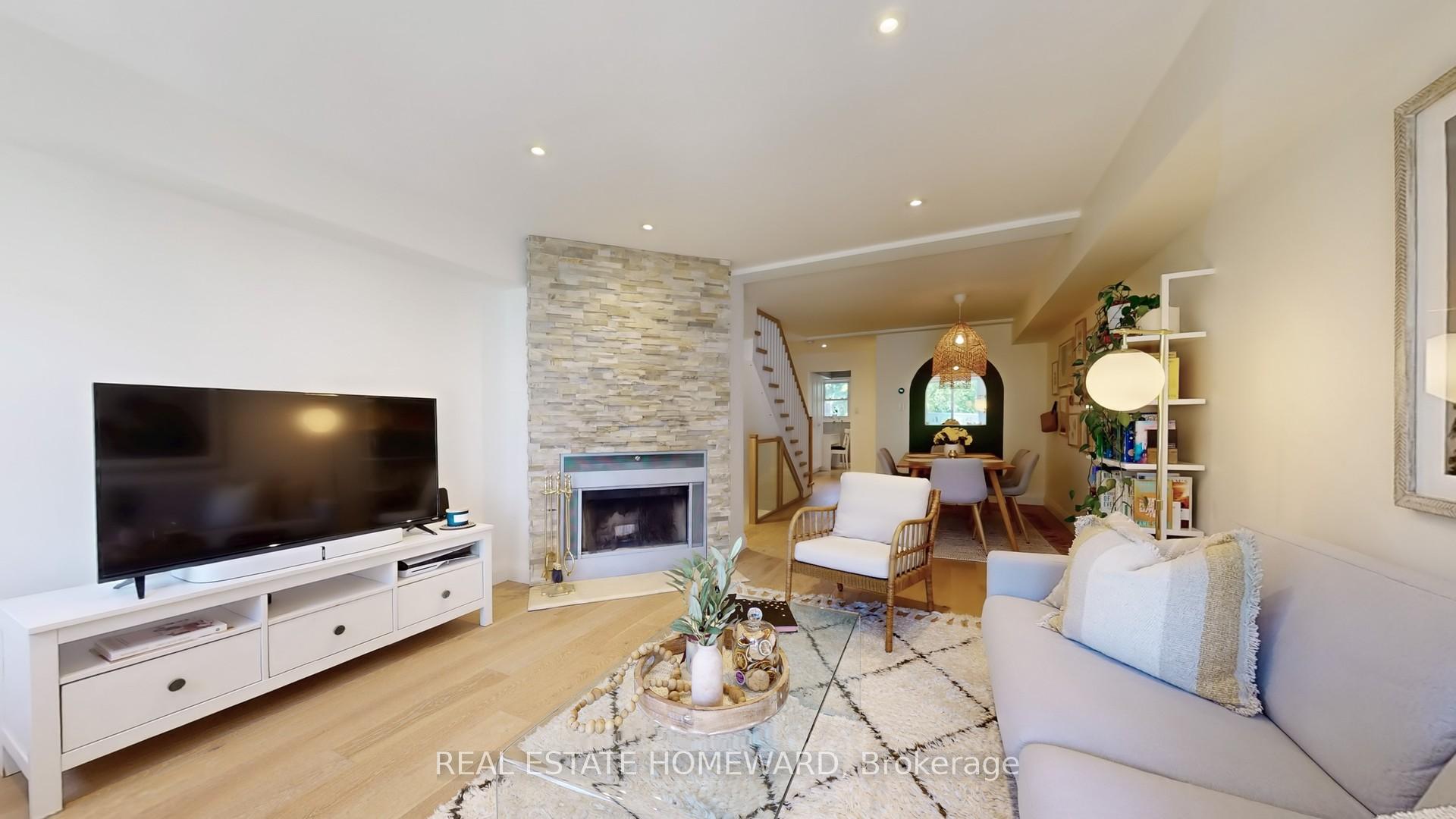2 Bedrooms Condo at 895 Adelaide, Toronto For sale