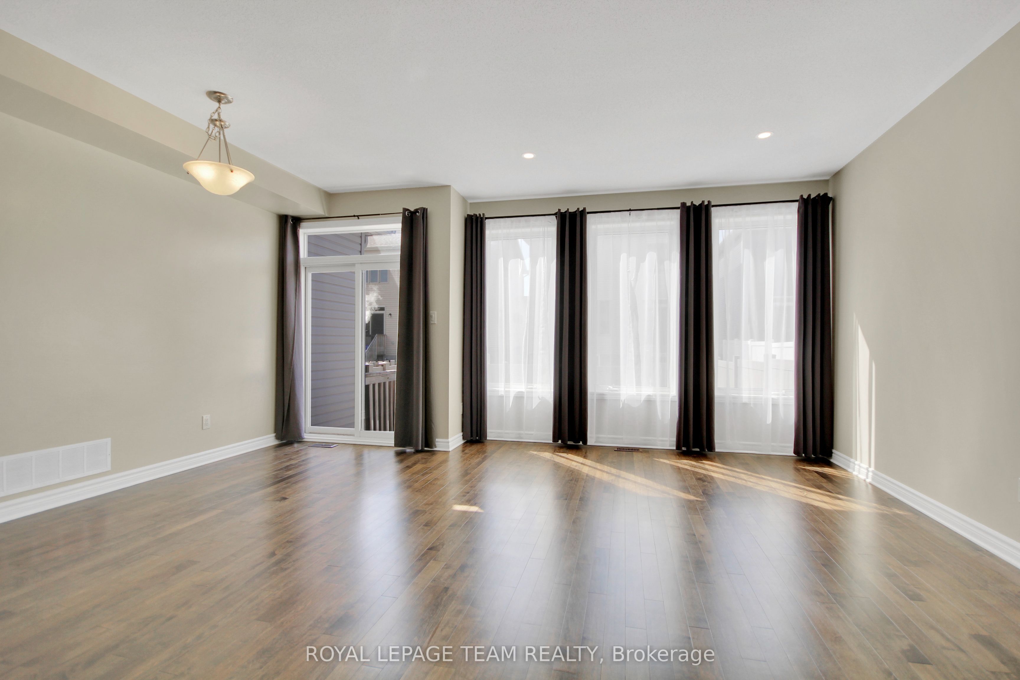 1230 CAVALLO Street, StittsvilleMunsterRichmond, ON K2S 0Z5