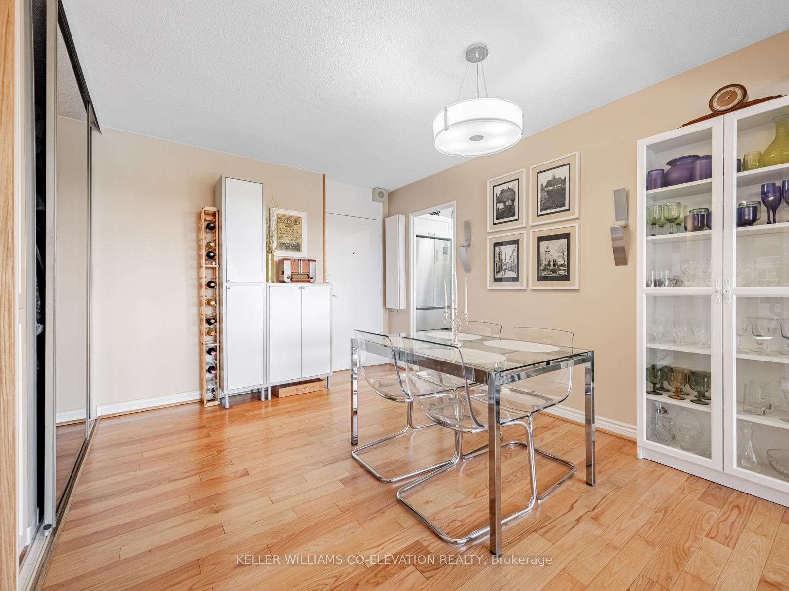 3 Bedrooms Condo at 250 Scarlett, Toronto For sale