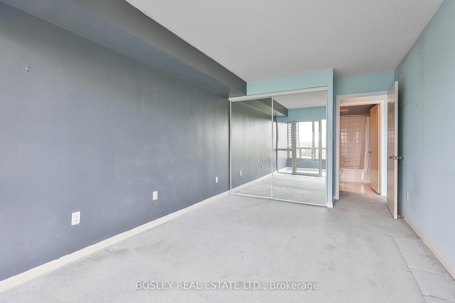 2 Bedrooms Condo at 3 Hickory Tree, Toronto For sale
