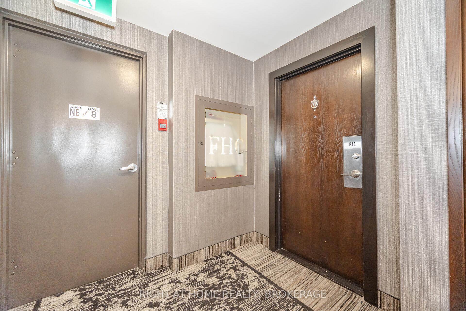3 Bedrooms Condo at 714 The West Mall, Toronto For sale