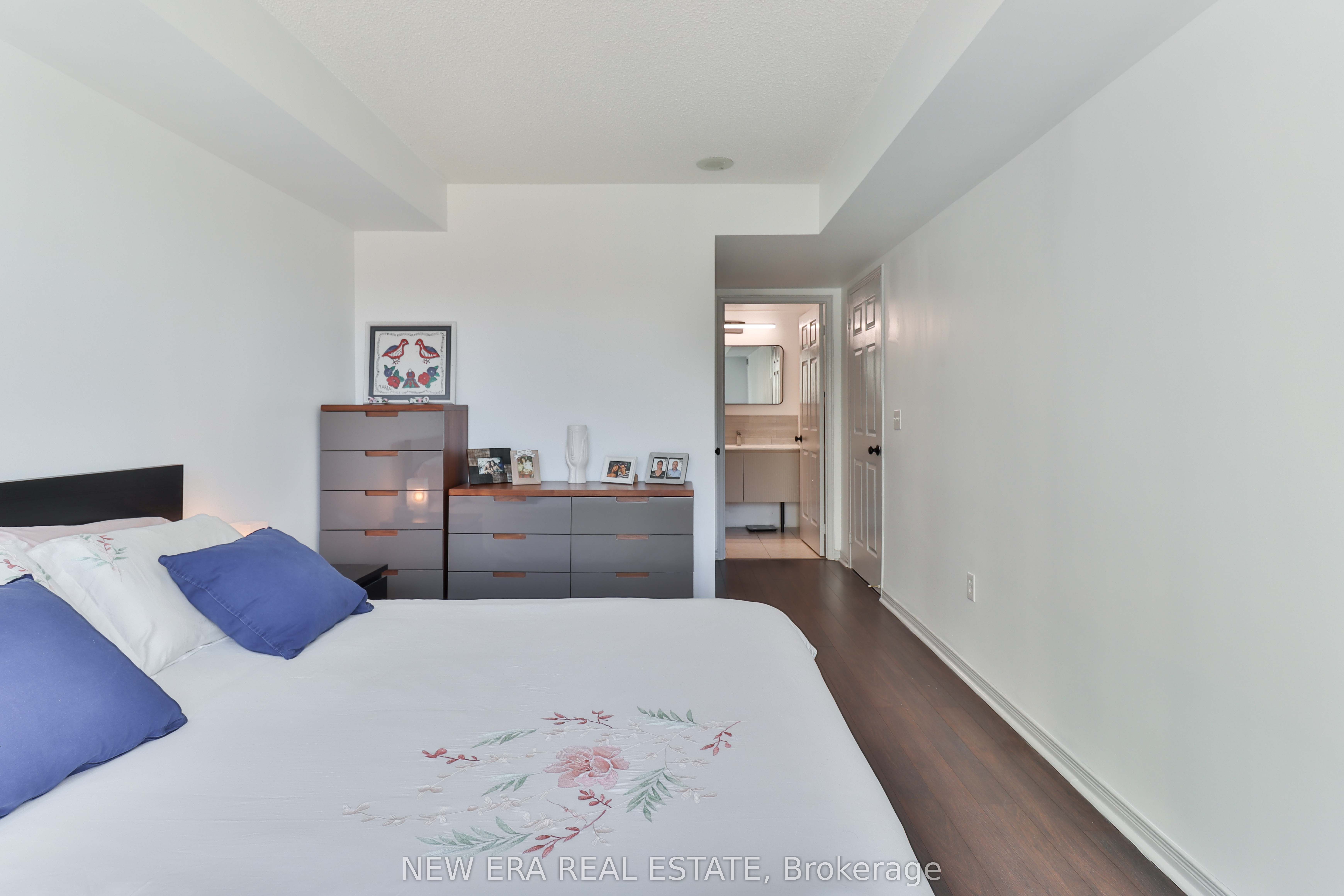 15 Michael Power Place, #203