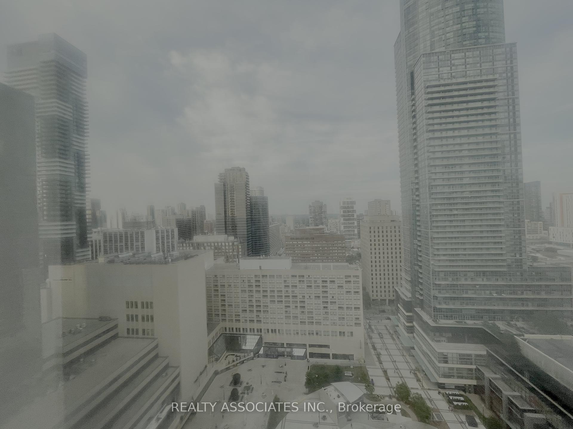 3 Bedrooms Condo at 761 Bay, Toronto For sale