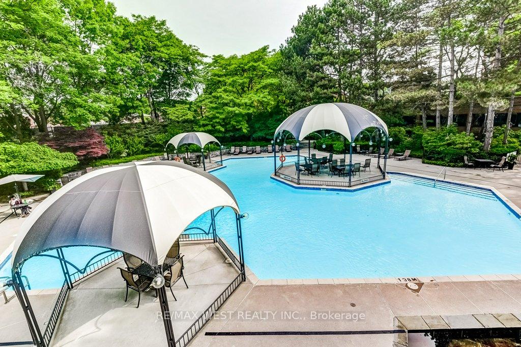3 Bedrooms Condo at 2000 Islington, Toronto For sale