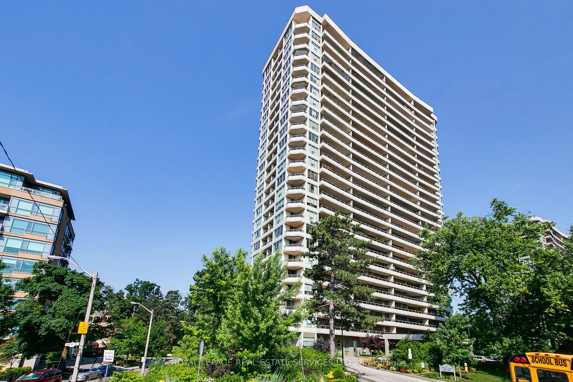 2 Bedrooms Condo at 50 Quebec, Toronto For sale