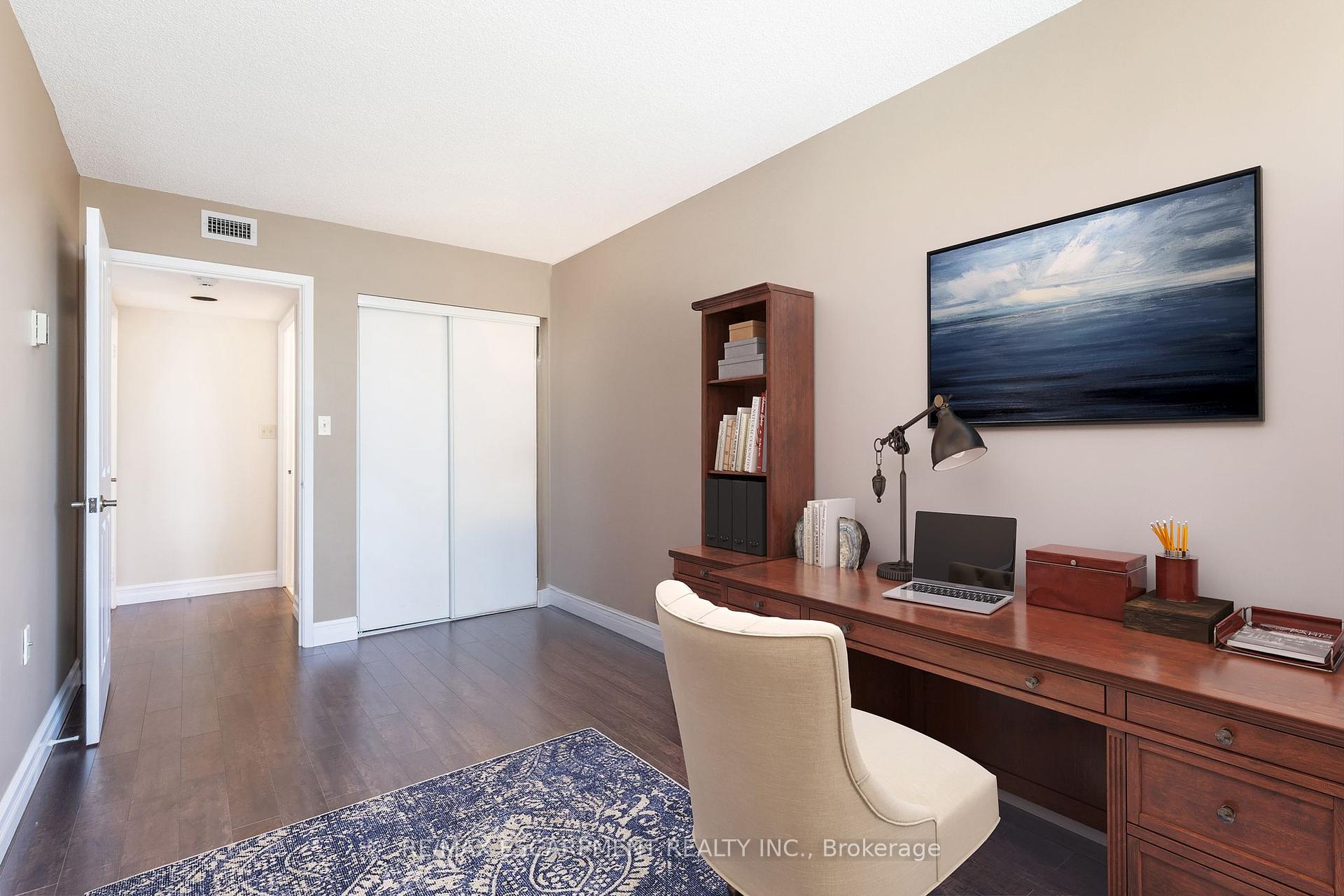 2 Bedrooms Condo at 2199 Sixth,  Oakville For sale