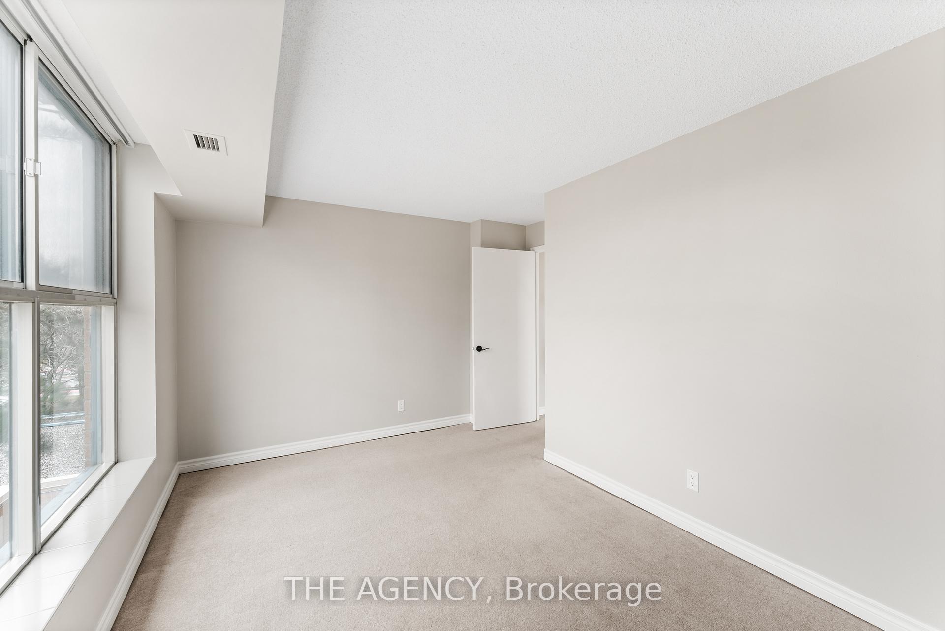 2 Bedrooms Condo at 90 Dale, Toronto For sale