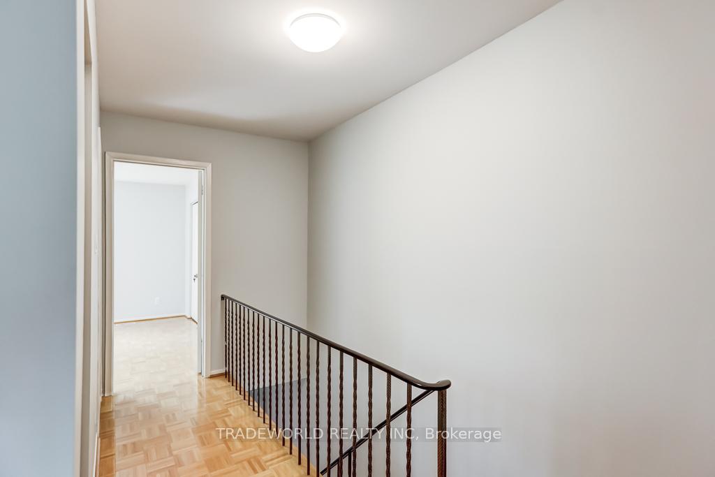 3 Bedrooms Condo at 50 Brookmill, Toronto For sale