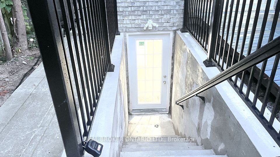 8 Rainsford Road, Markham, ON L3P 6J5