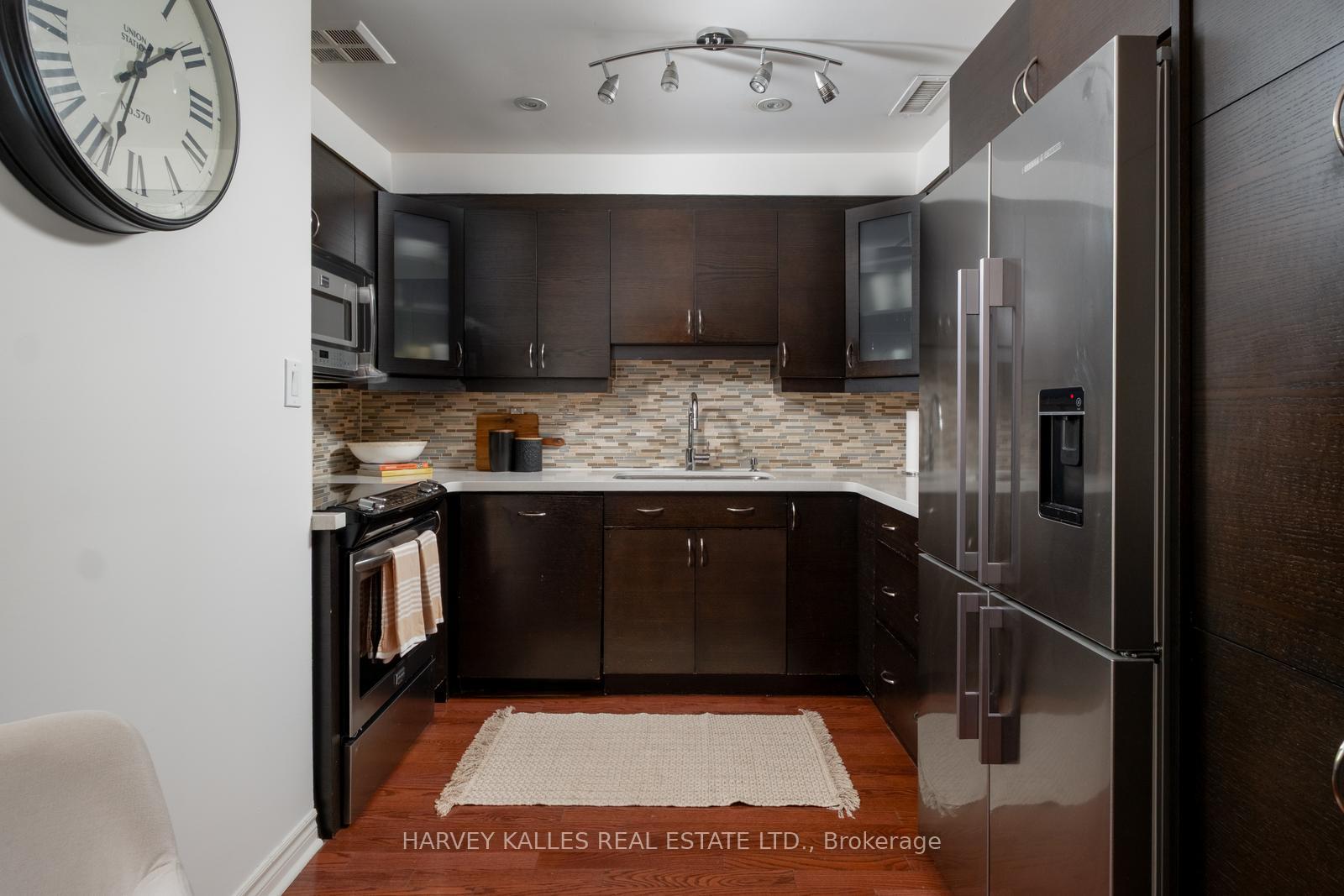 2 Bedrooms Condo at 135 George, Toronto For sale