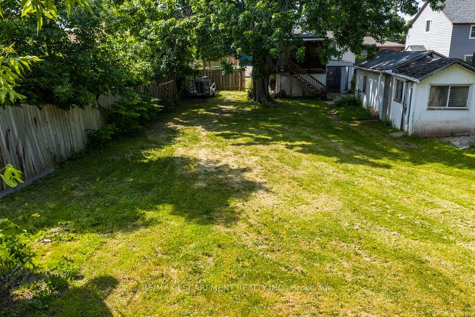 1392 Leighland