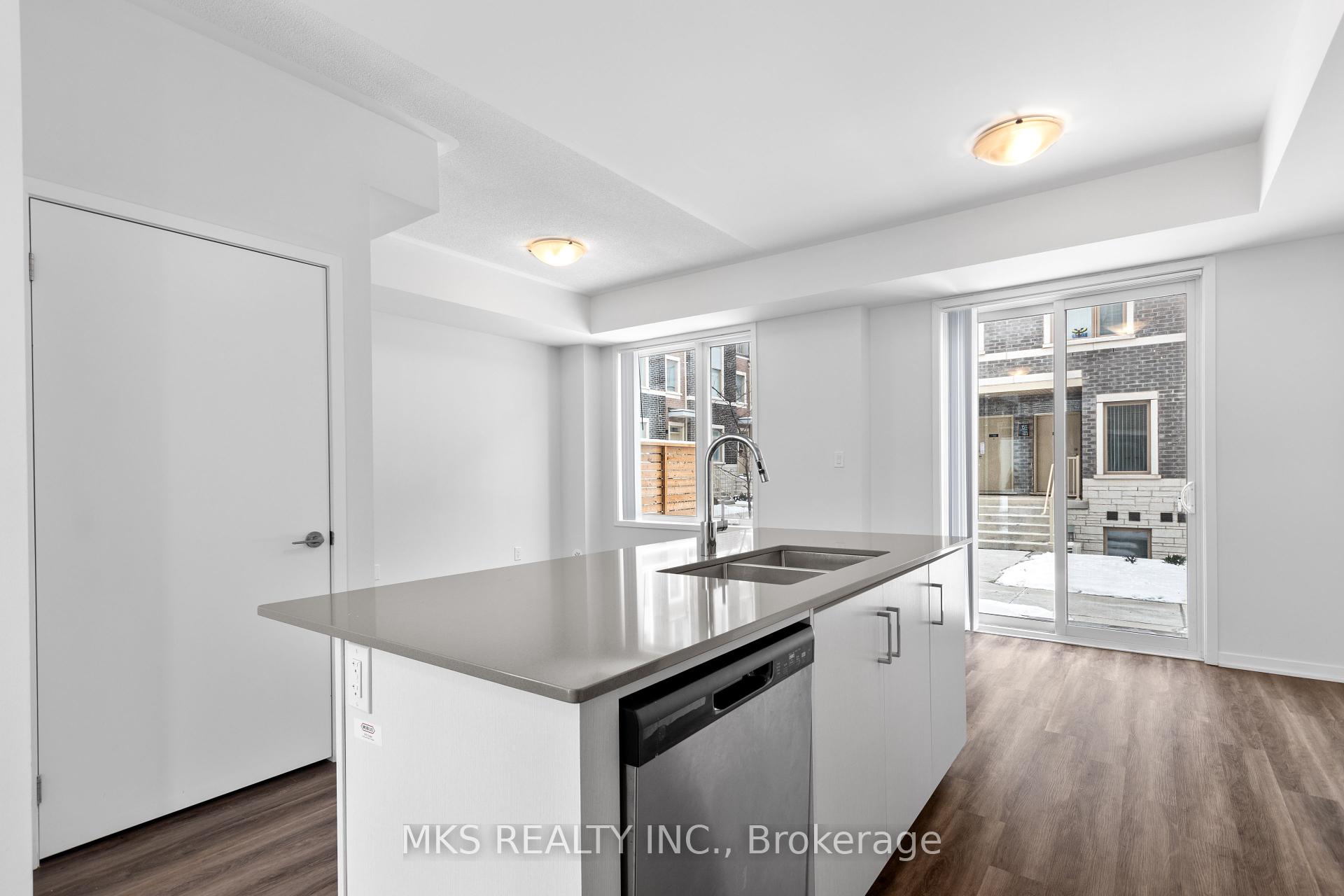 3 Bedrooms Condo at 23 Mable Smith,  Vaughan For sale