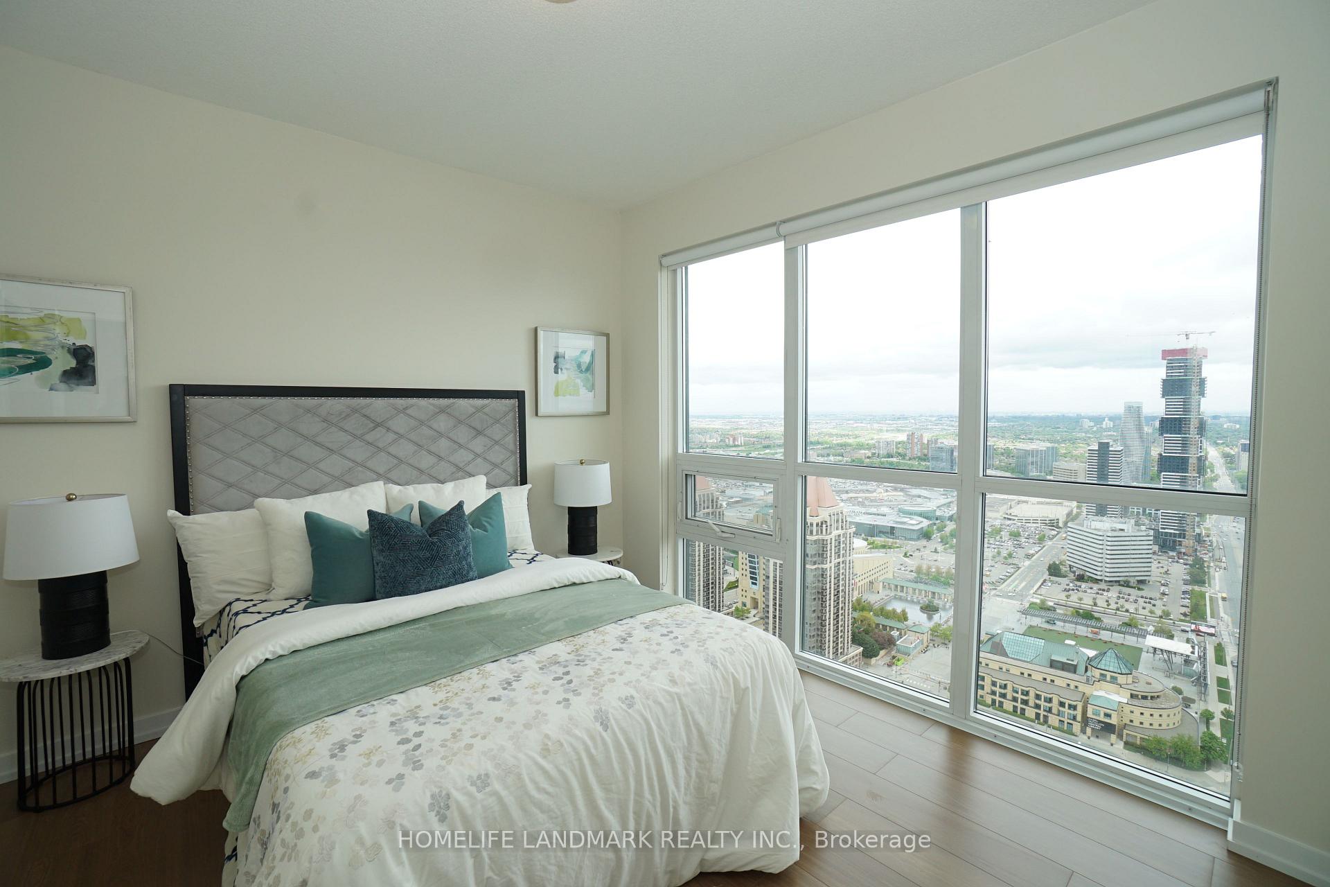 3 Bedrooms Condo at 4011 Brickstone, Mississauga For sale
