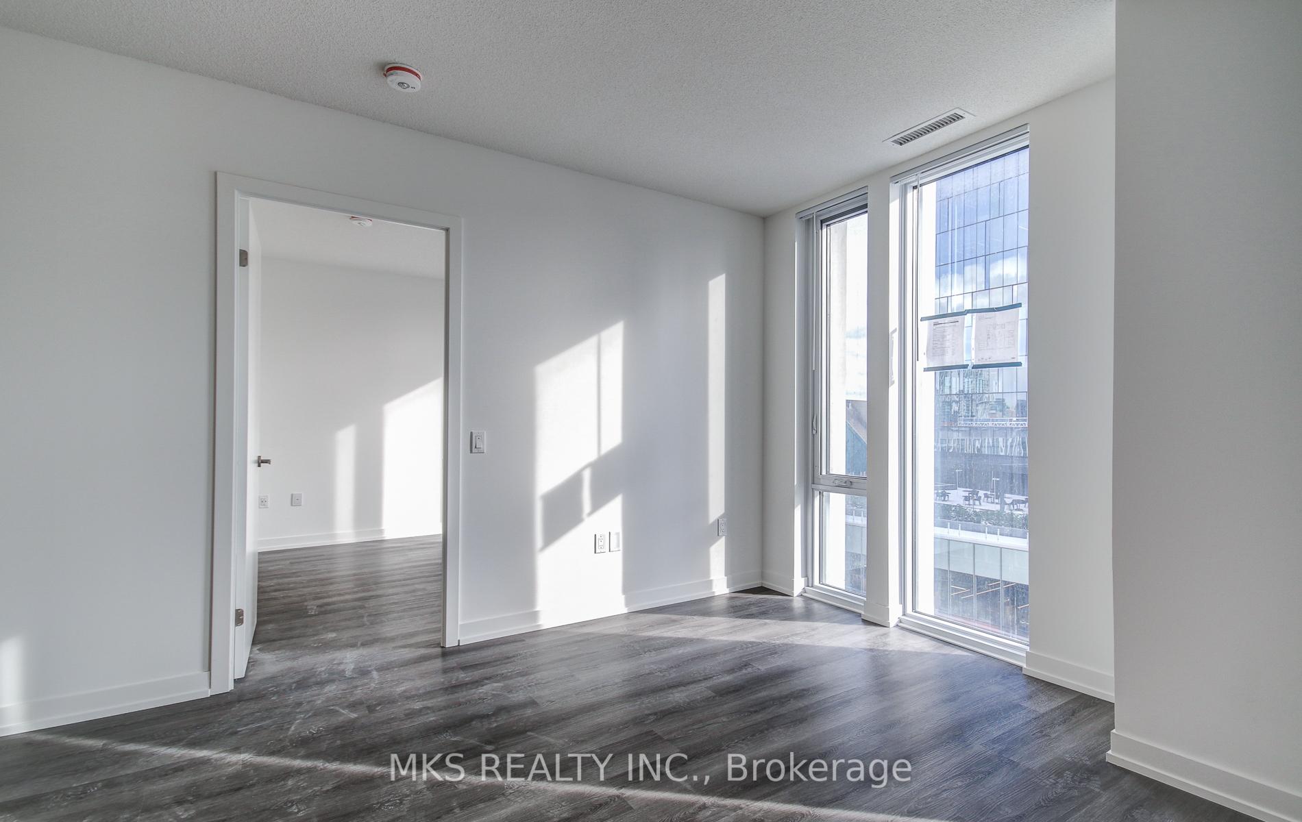 3 Bedrooms Condo at 138 Downes,  Toronto For sale