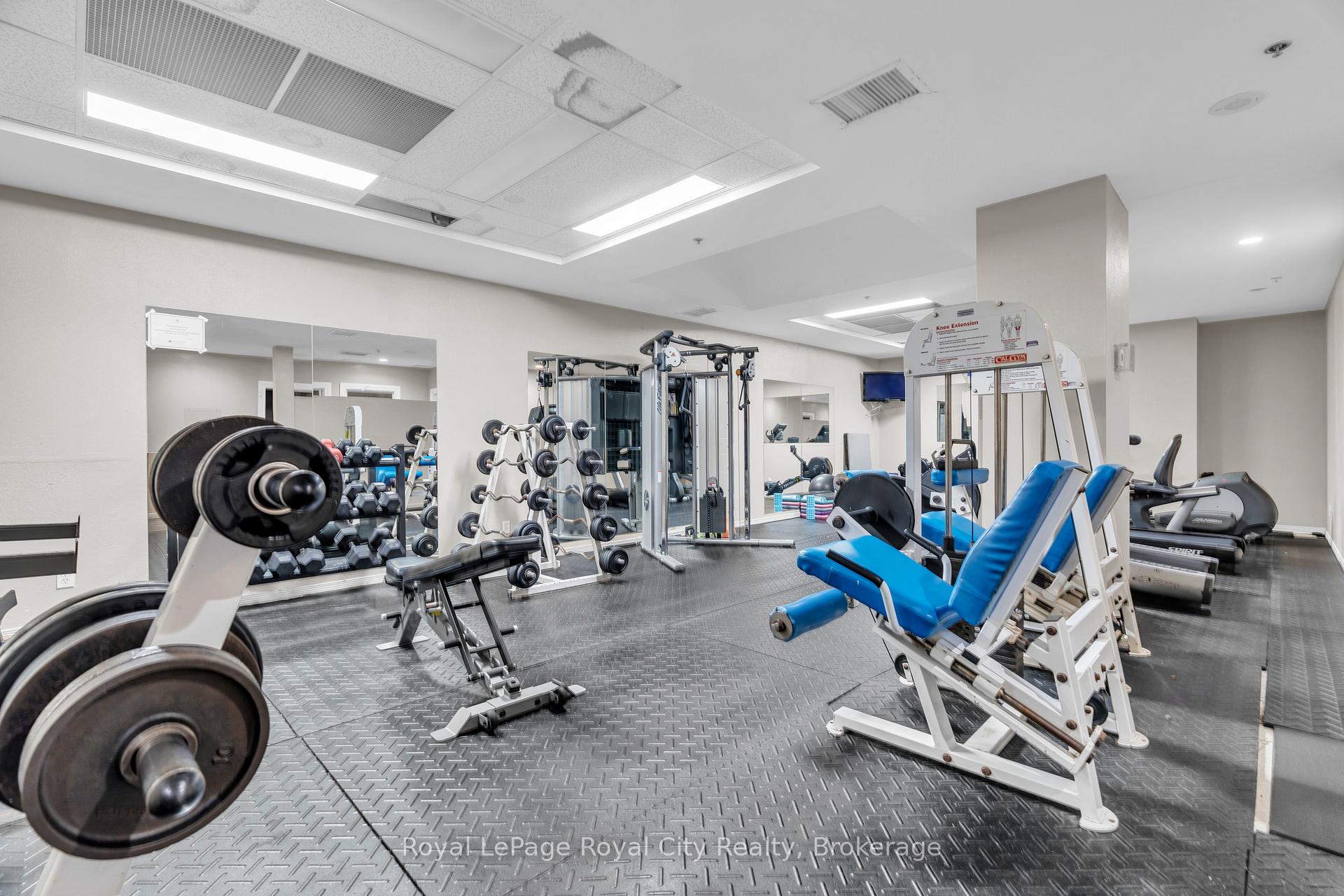 2 Bedrooms Condo at 135 James, Hamilton For sale