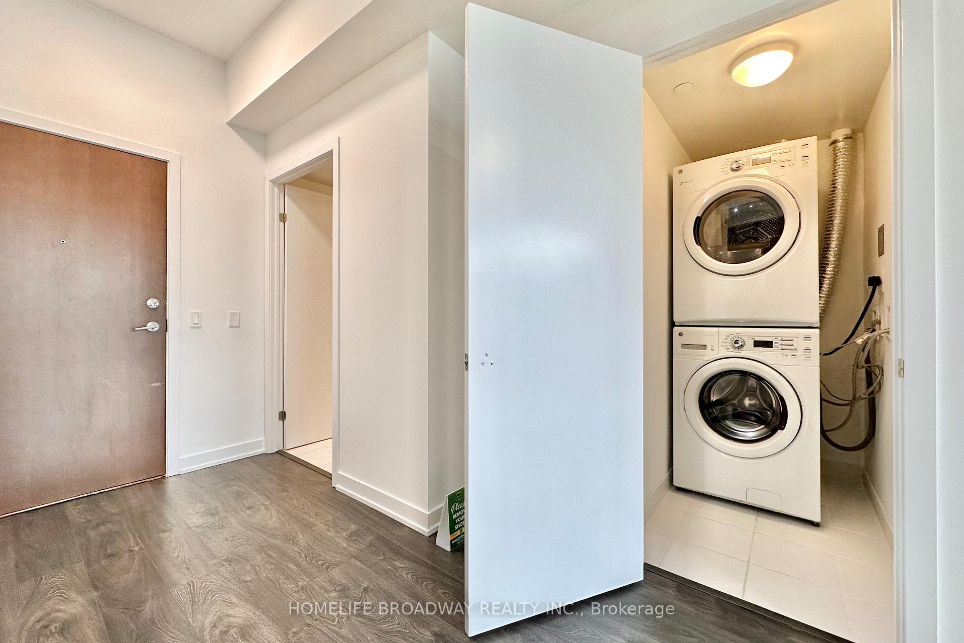 2 Bedrooms Condo at 38 Iannuzzi,  Toronto For sale