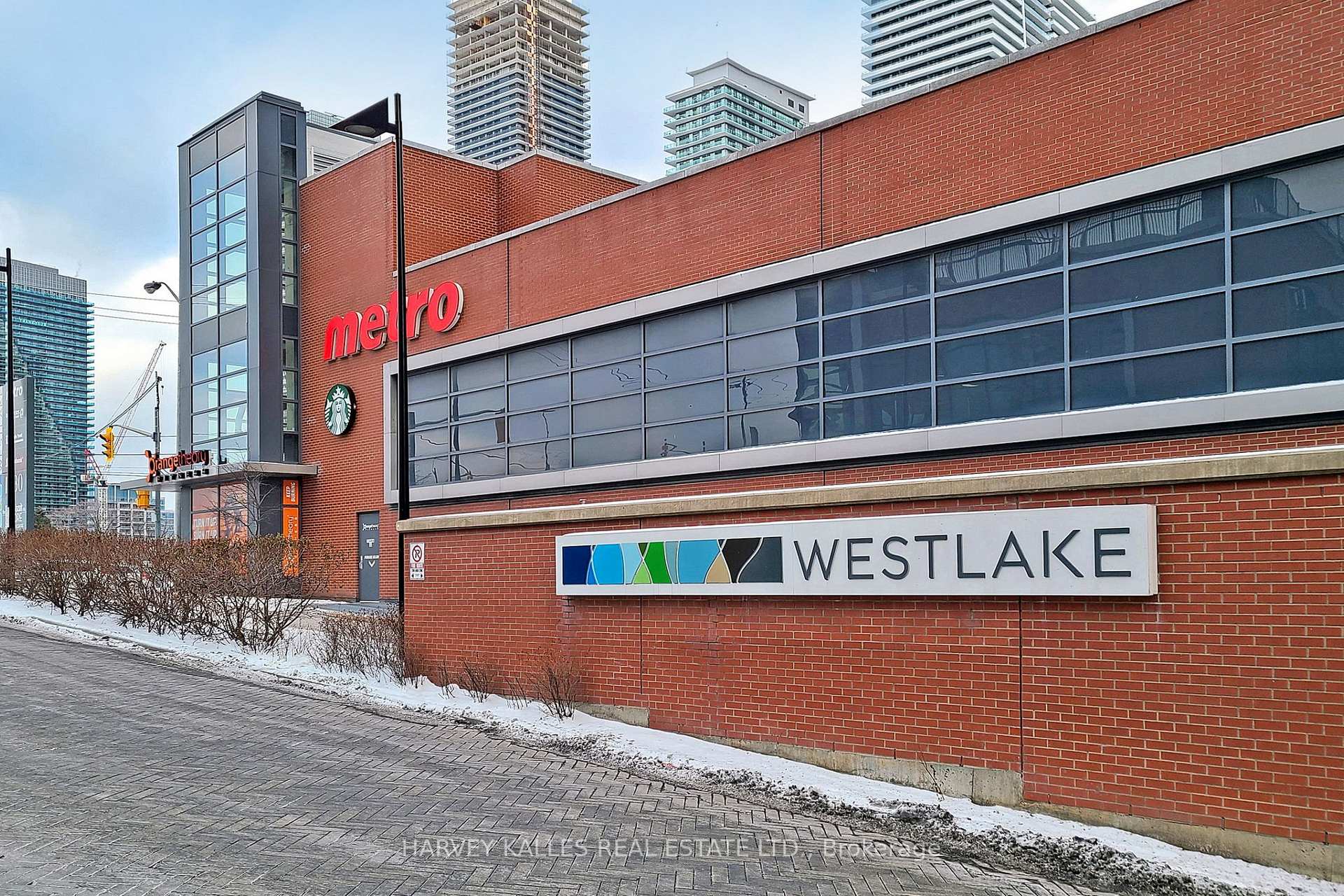 2 Bedrooms Condo at 10 Park Lawn, Toronto For sale