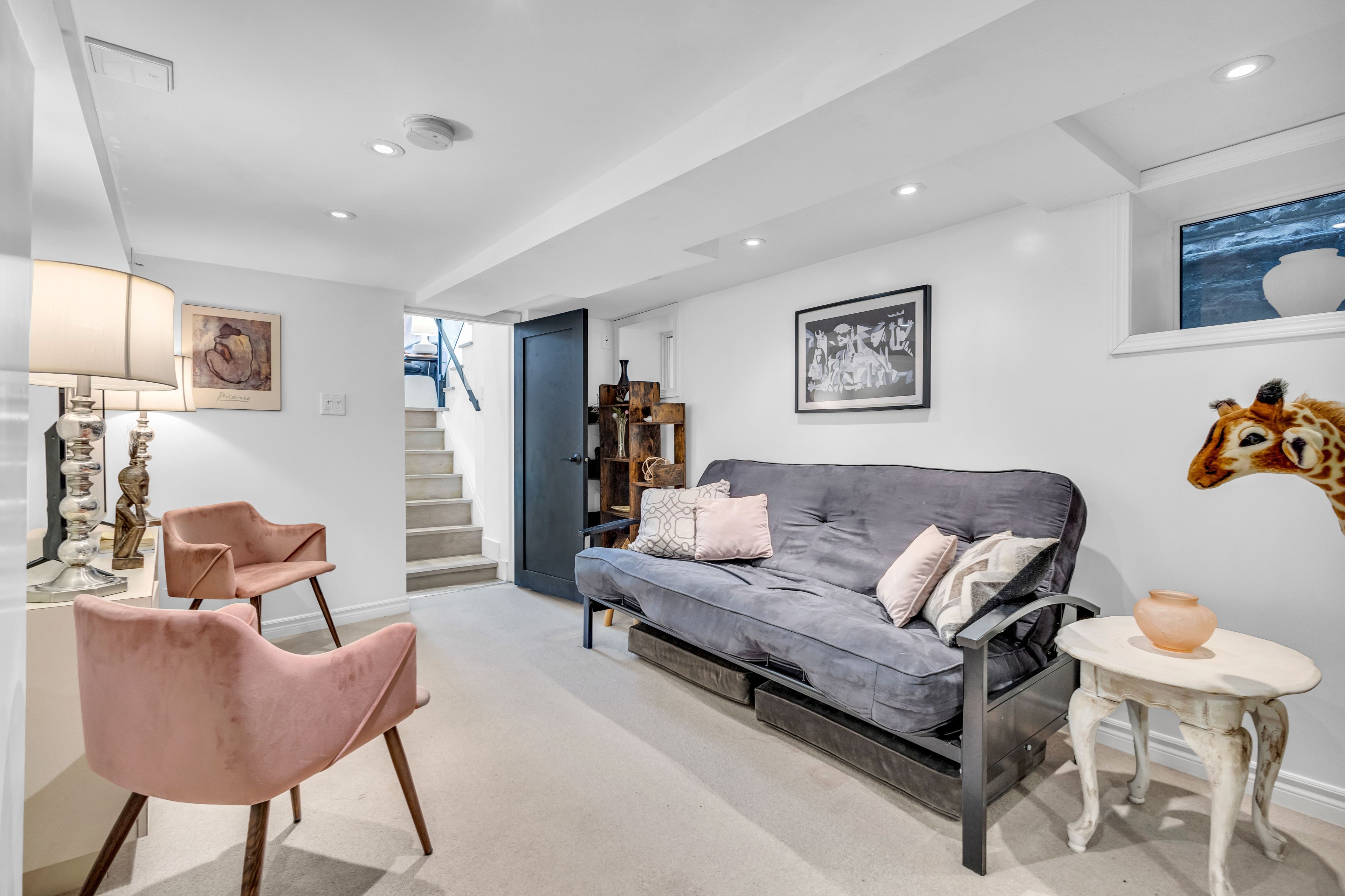 812 Duplex Avenue
