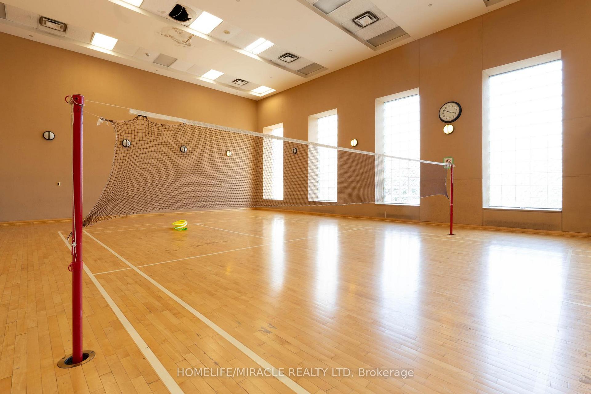 2 Bedrooms Condo at 1 Lee Centre, Toronto For sale