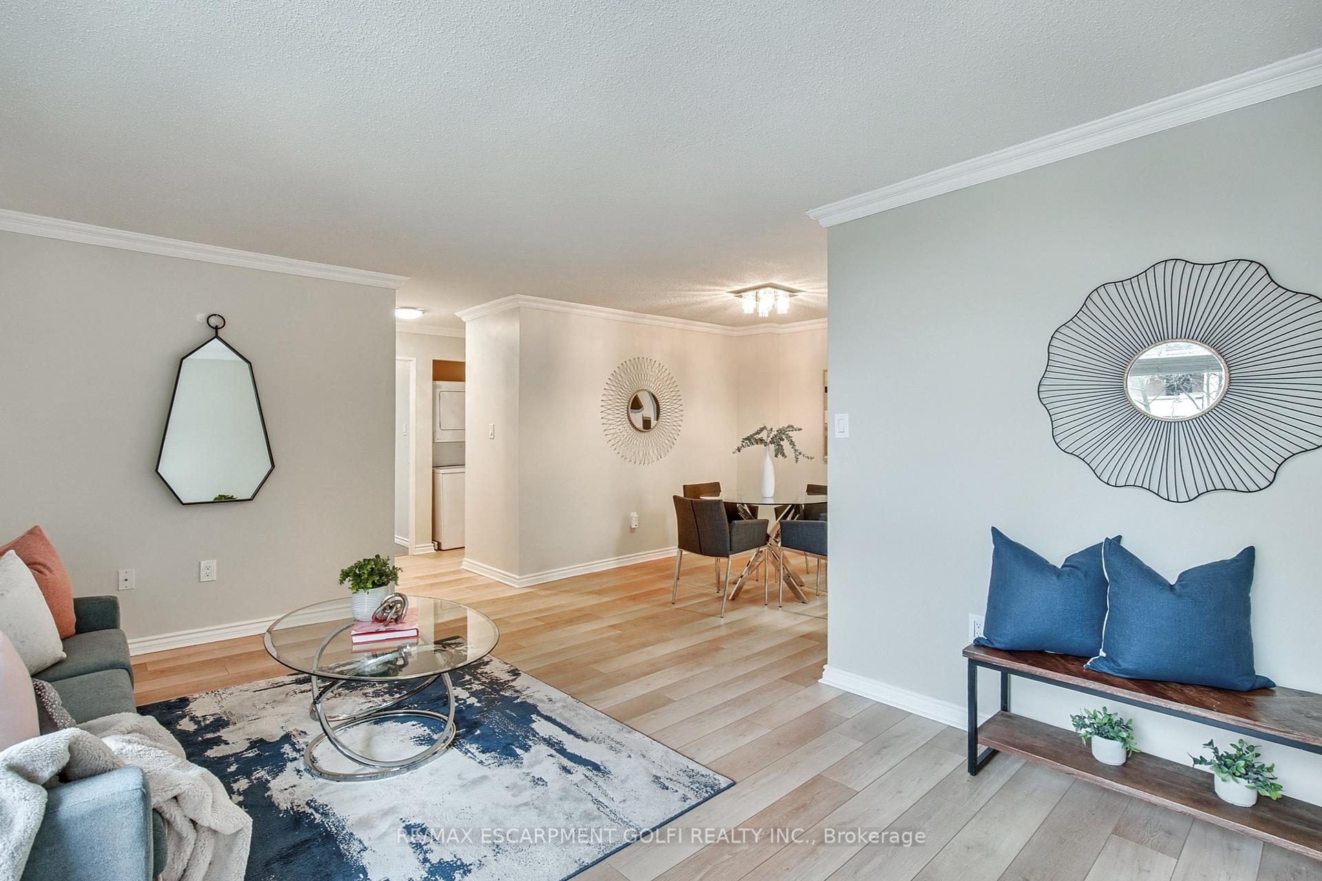 2 Bedrooms Condo at 222 Jackson,  Hamilton For sale
