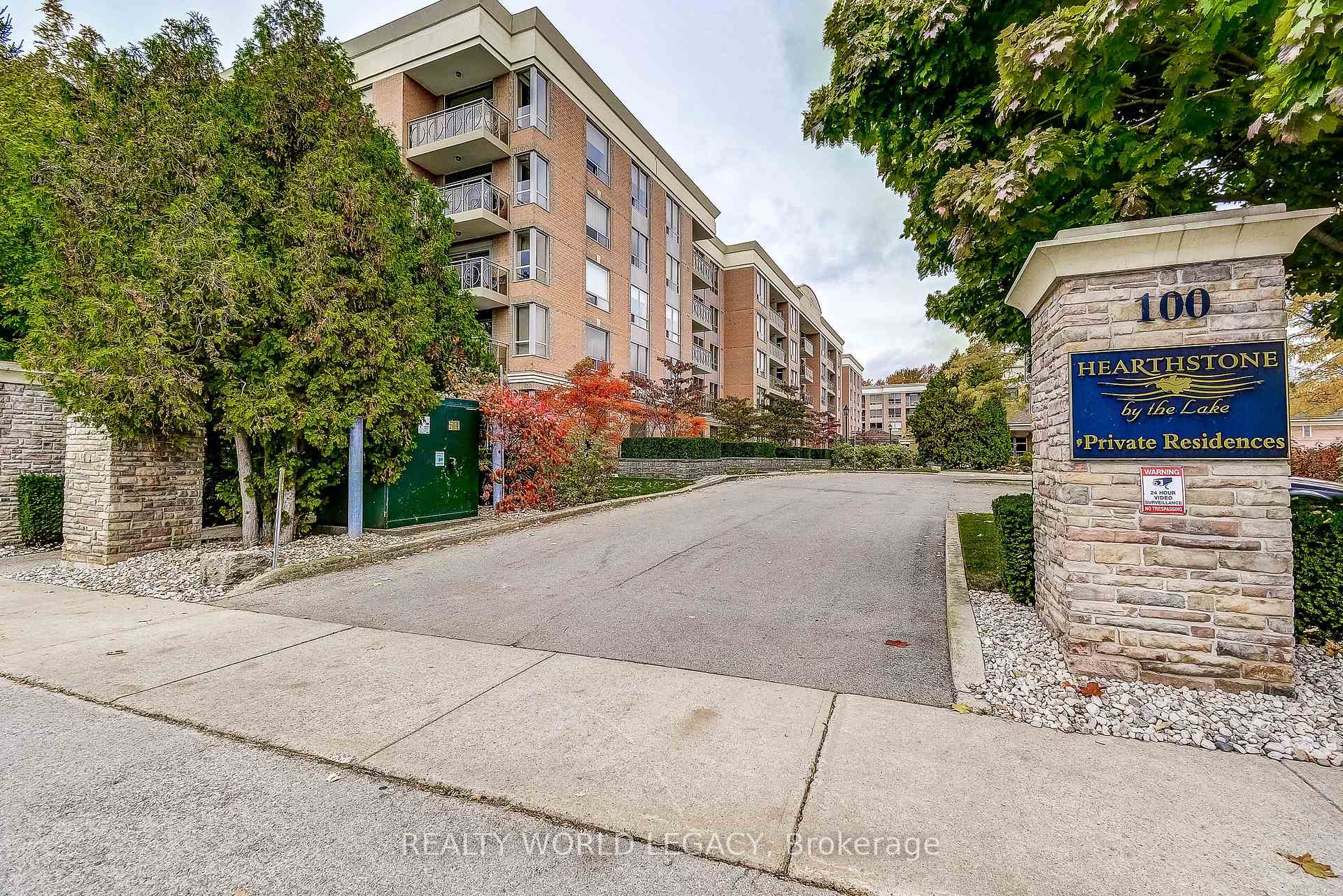1 Bedroom Condo at 100 Burloak, Burlington For sale
