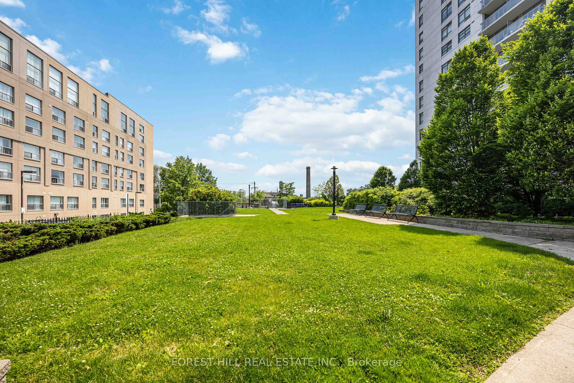 2 Bedrooms Condo at 812 Lansdowne, Toronto For sale