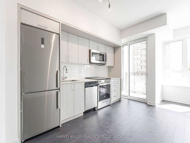 492 Eglinton Avenue E 304