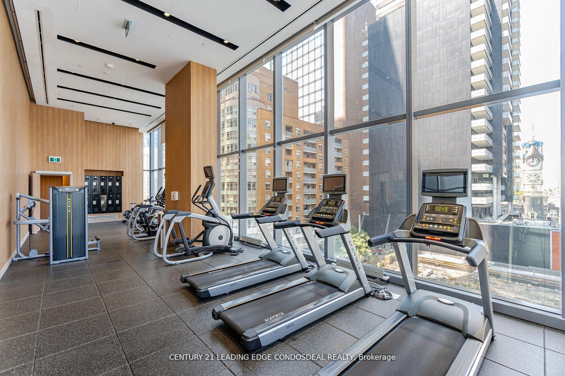 2 Bedrooms Condo at 7 Grenville, Toronto For sale