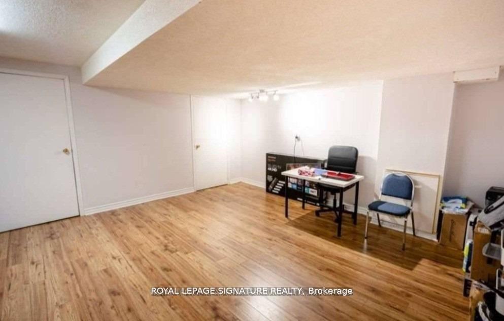 3 Bedrooms Condo at 6950 Tenth, Mississauga For sale