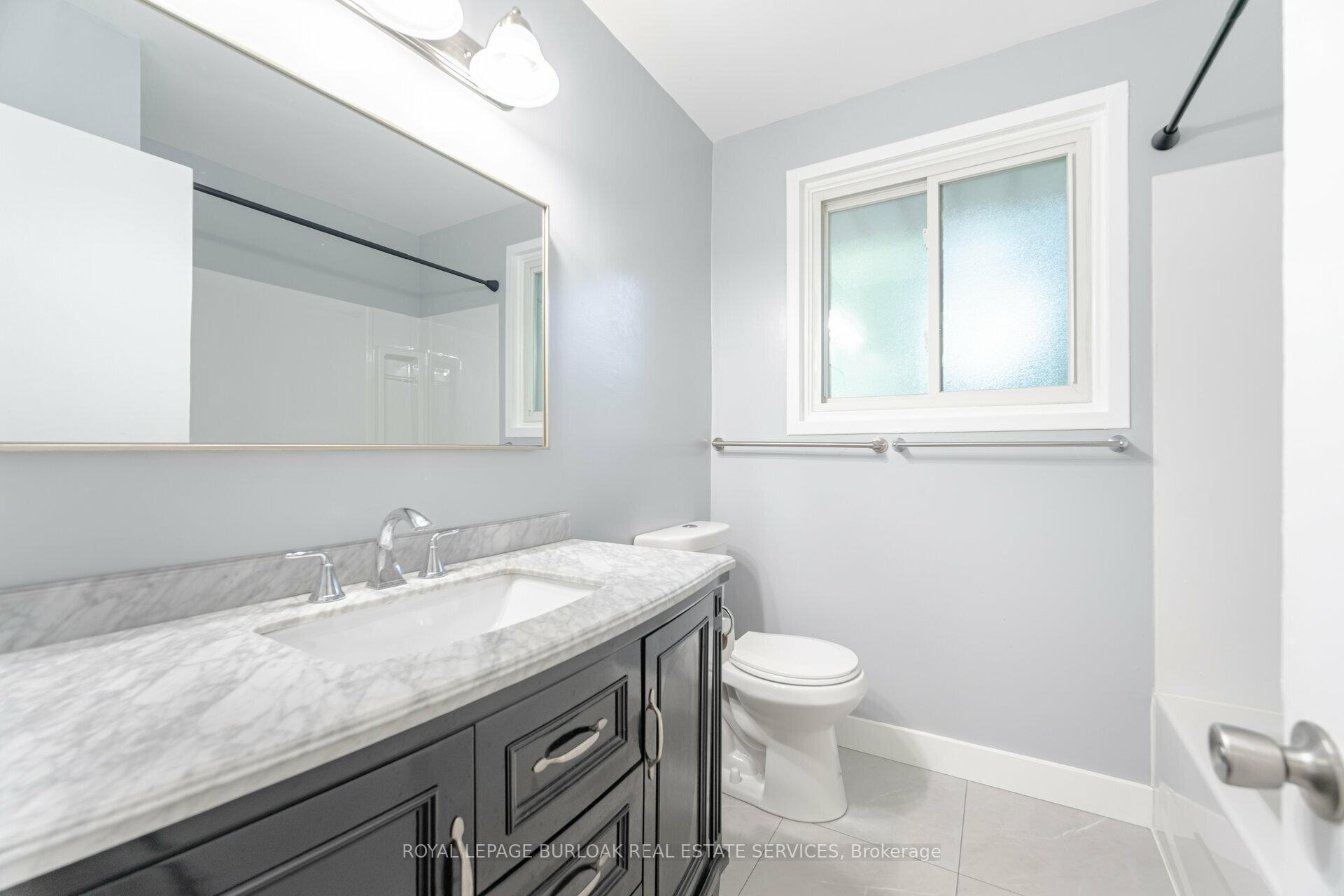 2 Bedrooms Condo at 1116 Homewood, Burlington For sale