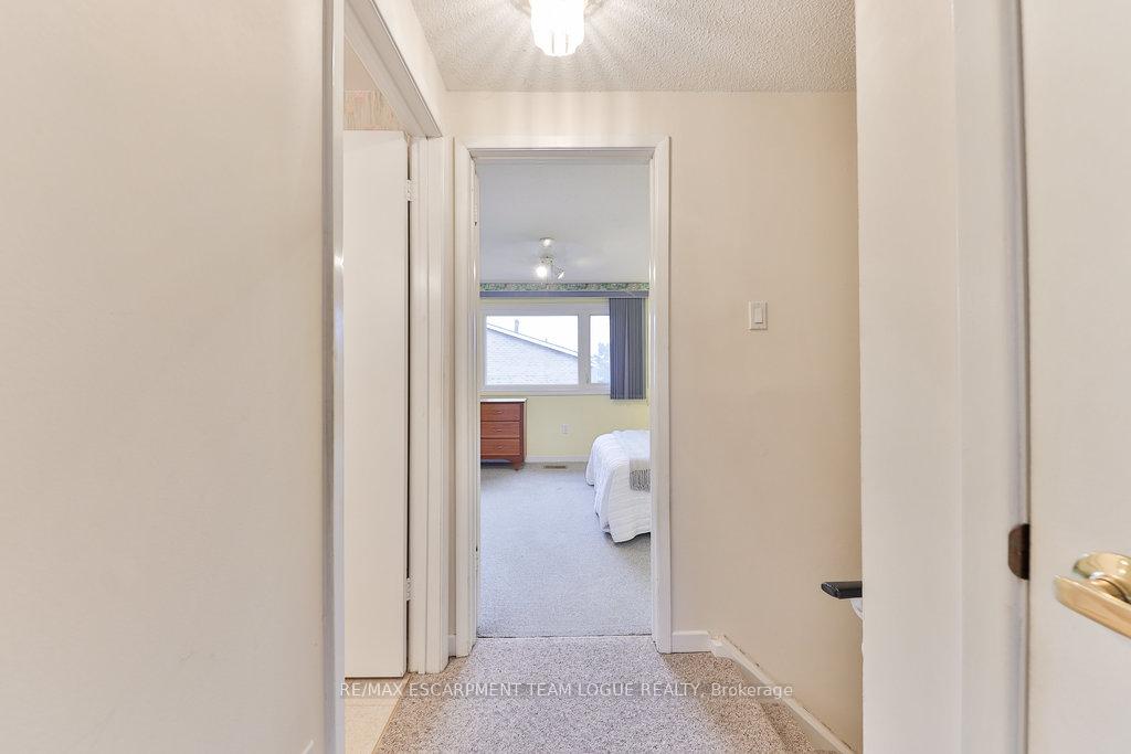 3 Bedrooms Condo at 2278 Marine,  Oakville For sale