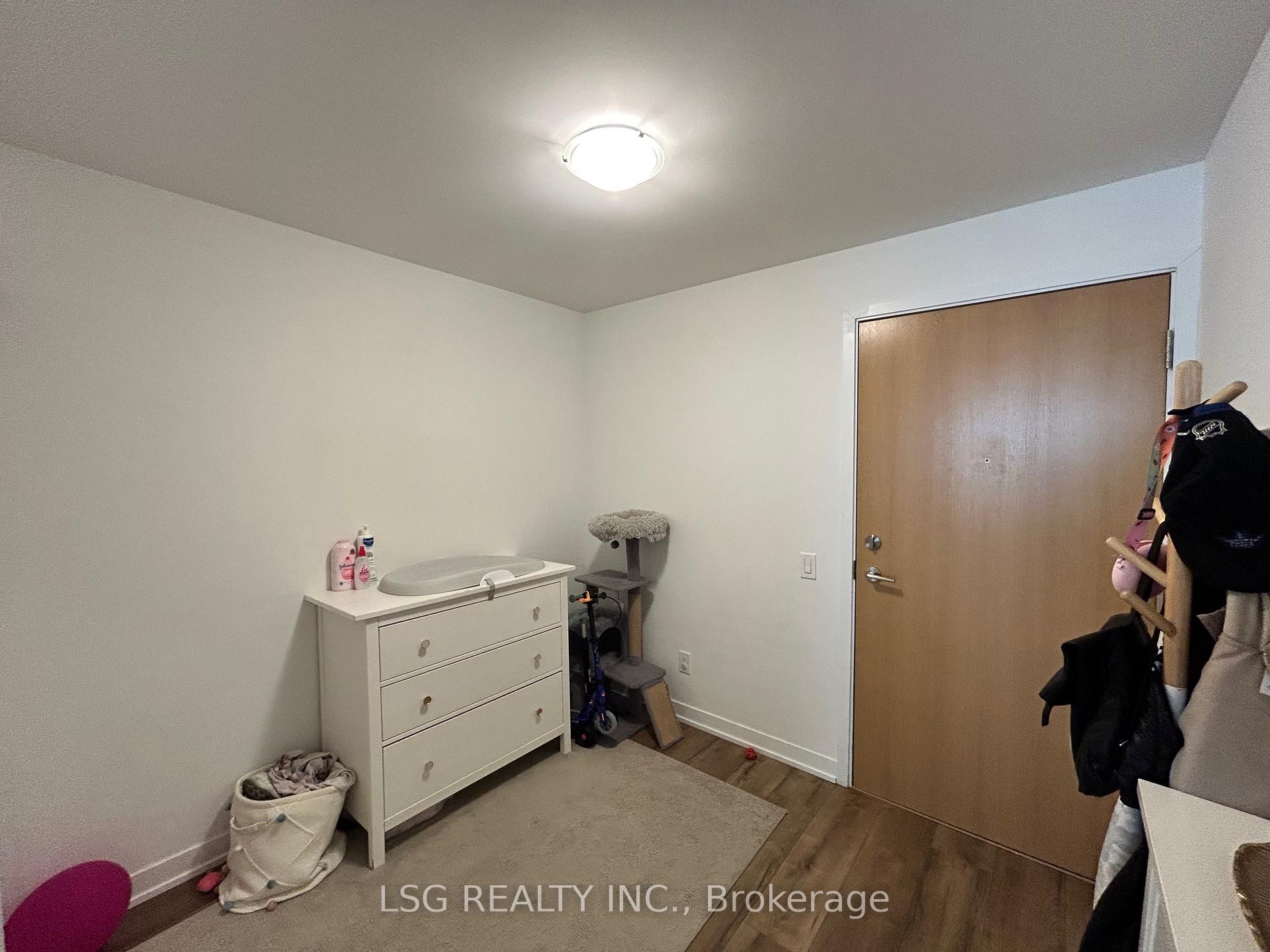 2 Bedrooms Condo at 1787 St Clair, Toronto For sale