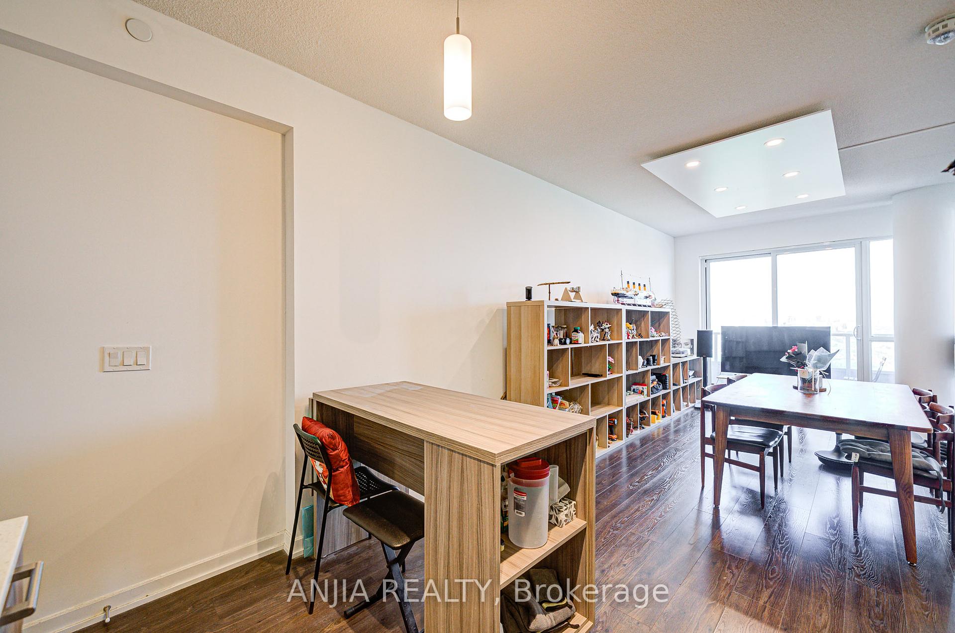 2 Bedrooms Condo at 50 Forest Manor, Toronto For sale