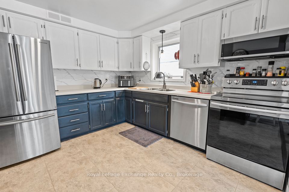 586 McGaw Drive, Kincardine, ON N2Z 1V4