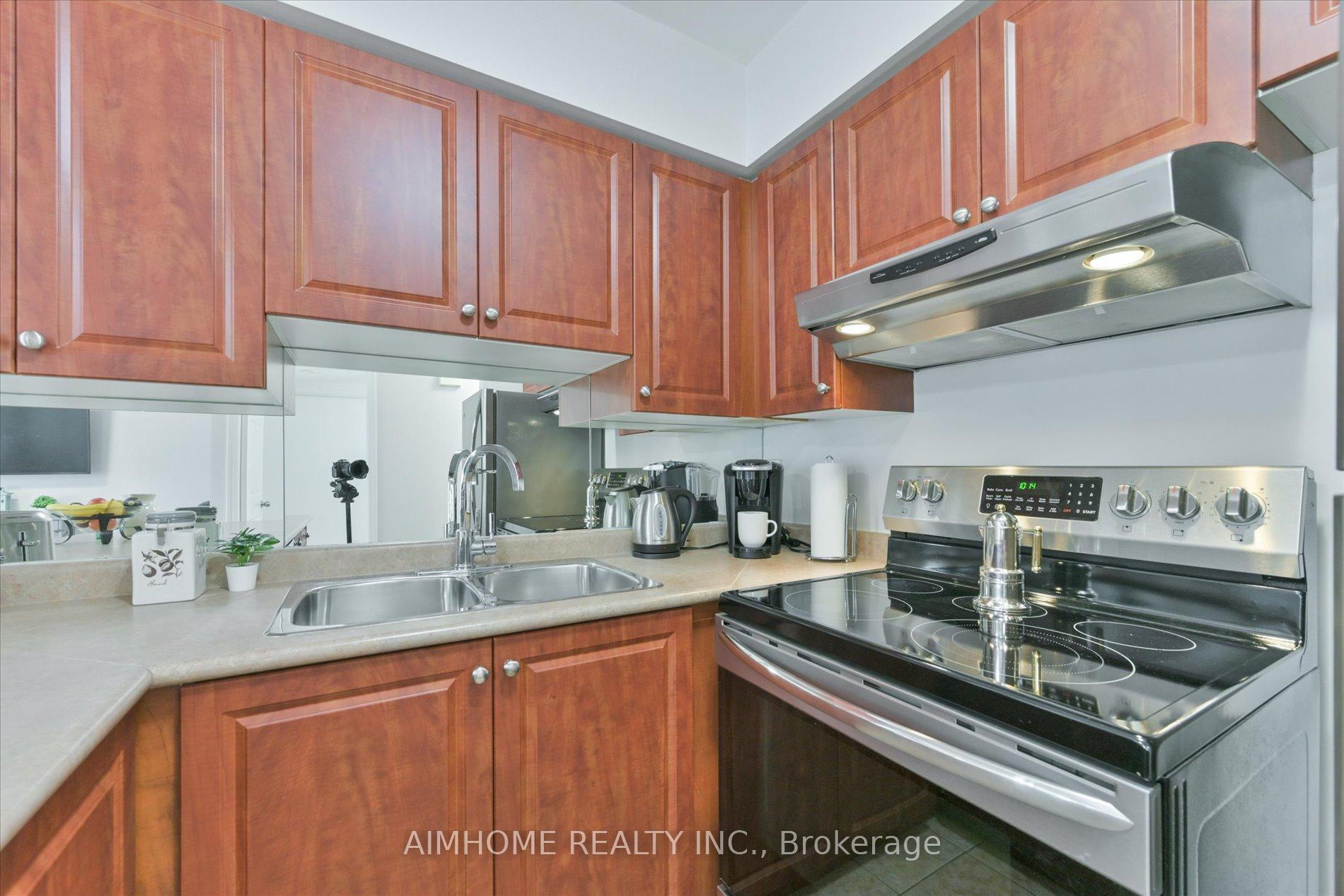 3 Bedrooms Condo at 55 George Appleton, Toronto For sale