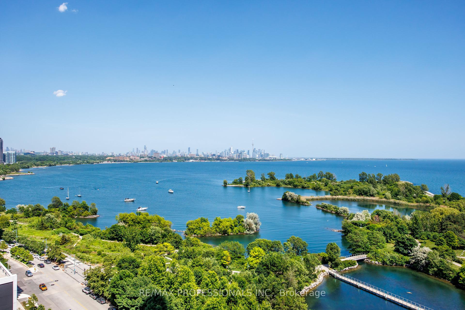 2 Bedrooms Condo at 20 Shore Breeze, Toronto For sale
