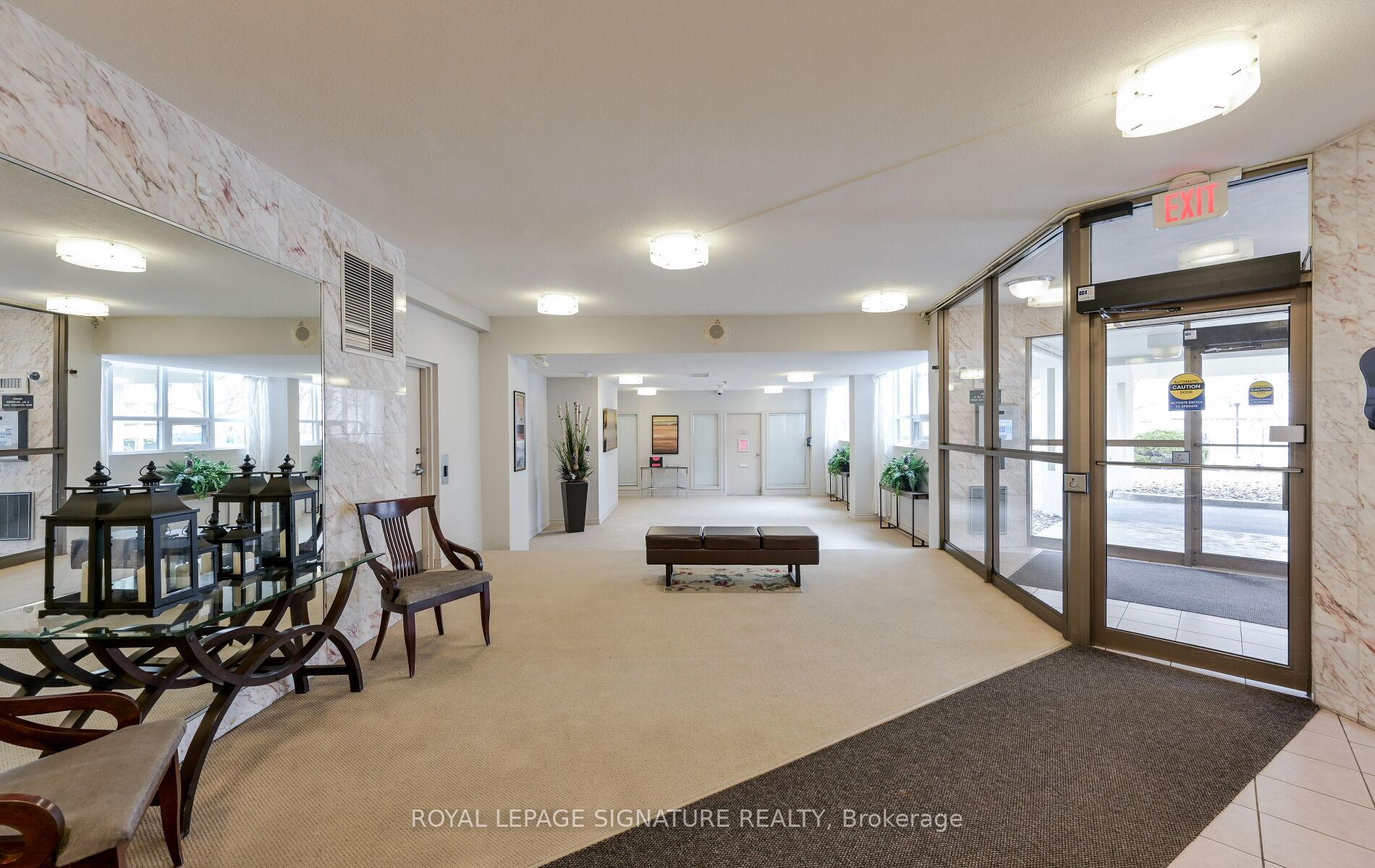 4 Bedrooms Condo at 2323 Confederation, Mississauga For sale