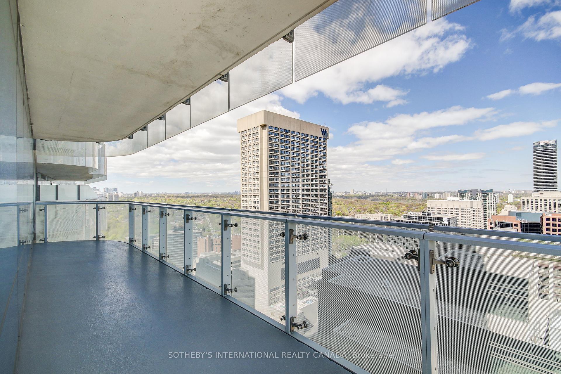2 Bedrooms Condo at 1 Bloor, Toronto For sale