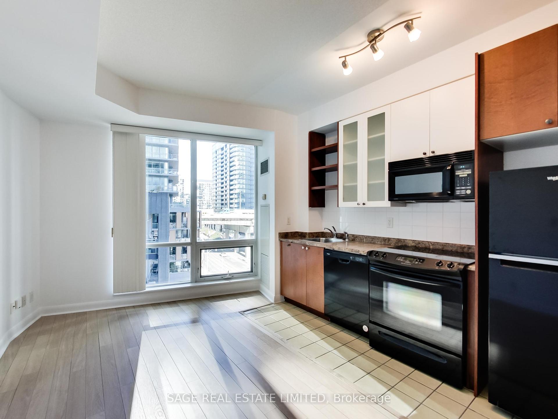 1 Bedroom Condo at 600 Fleet, Toronto For sale